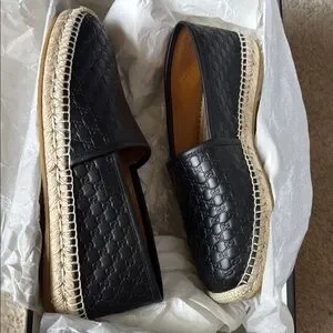 Gucci Black Loafers Slip-Ons with Intricate Leather Design Gucci | Shoes | Gucci Black Loafers Slipons With Intricate  main image 4